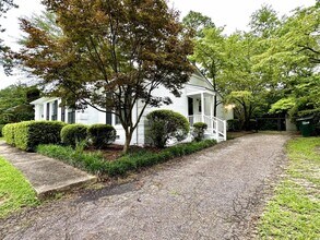 2530 Mirror Lake Dr in Fayetteville, NC - Building Photo - Building Photo