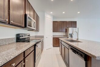 9075 Kingsmoor Way in Wellington, FL - Building Photo - Building Photo