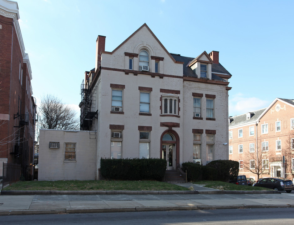 2938 Saint Paul St in Baltimore, MD - Building Photo