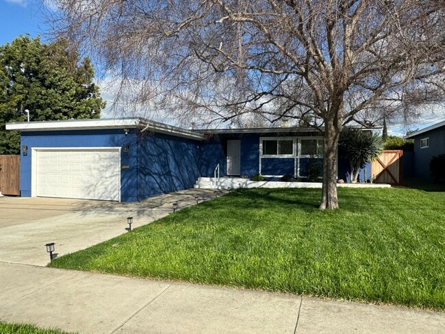 property at 1243 Hardin Dr