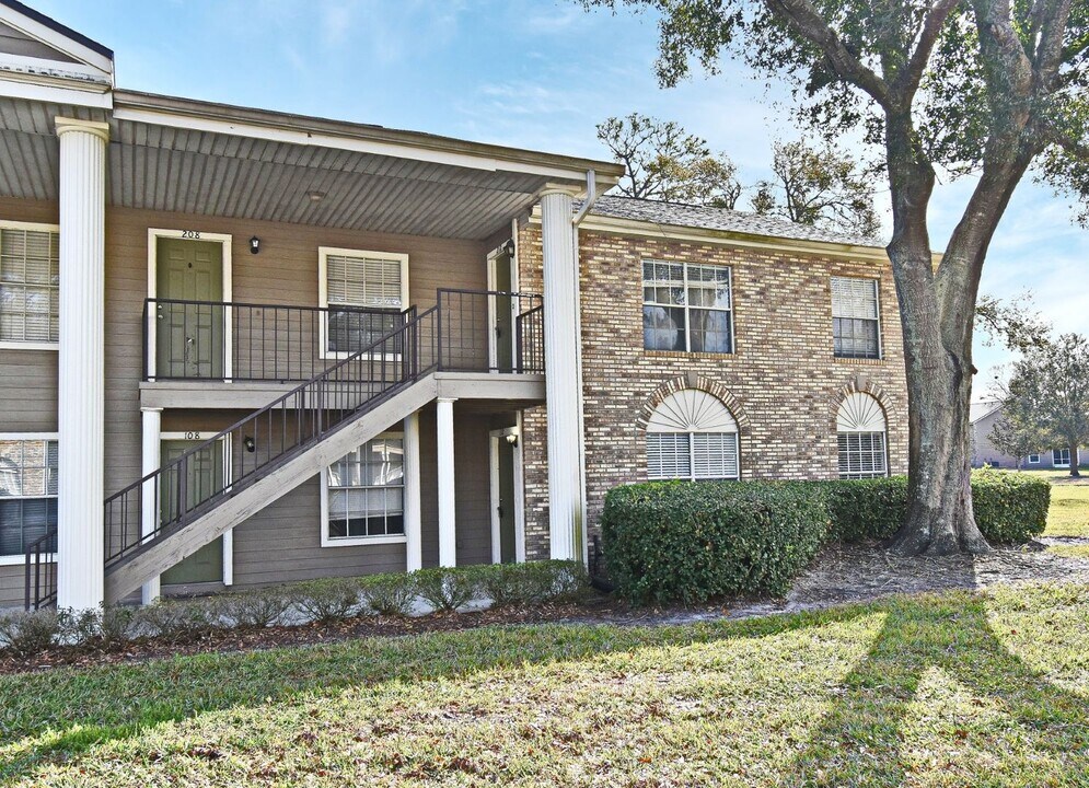 144 Reserve Cir in Oviedo, FL - Building Photo