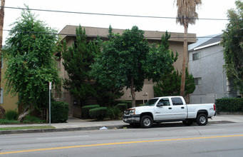 5130 Coldwater Canyon Ave in Sherman Oaks, CA - Building Photo - Building Photo