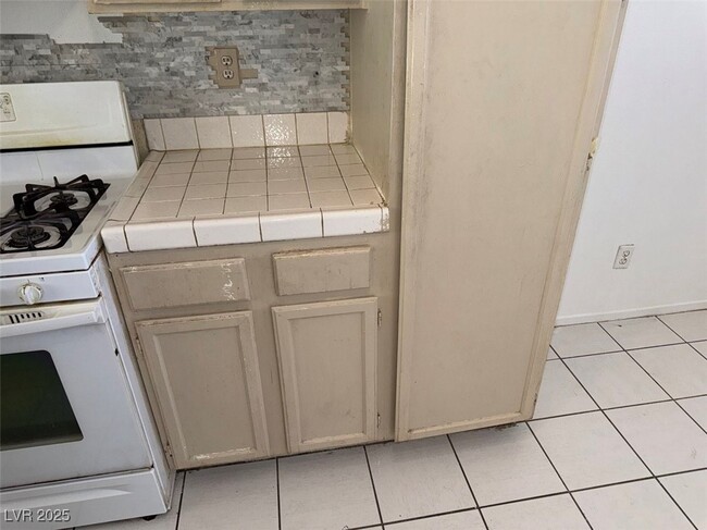 property at 3621 Covewick Dr