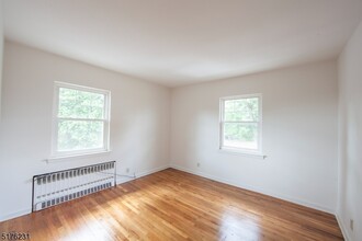 152 Belleville Ave-Unit -11 in Bloomfield, NJ - Building Photo - Building Photo