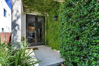 3061 Ohio St in Miami, FL - Building Photo - Building Photo