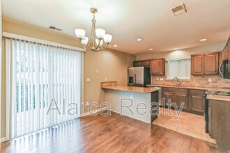 3909 N Course Dr in Charlotte, NC - Building Photo - Building Photo