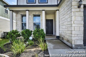 4113 Paddock Trl in Seguin, TX - Foto de edificio - Building Photo