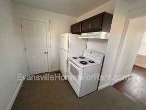 1501 Stringtown Rd in Evansville, IN - Building Photo - Building Photo