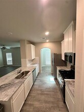 336 Emerald Thicket Ln in Huffman, TX - Foto de edificio - Building Photo