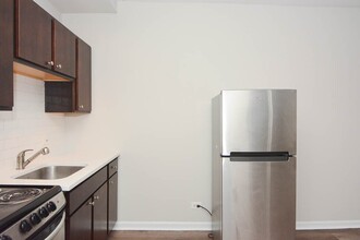 1655 N Humboldt Blvd, Unit J02P in Chicago, IL - Foto de edificio - Building Photo