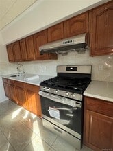 85-63 87th St in Queens, NY - Foto de edificio - Building Photo