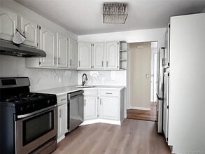 25 Acacia Terrace in New Rochelle, NY - Building Photo - Building Photo