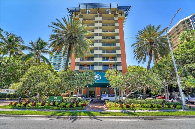 property at 2951 S Bayshore Dr