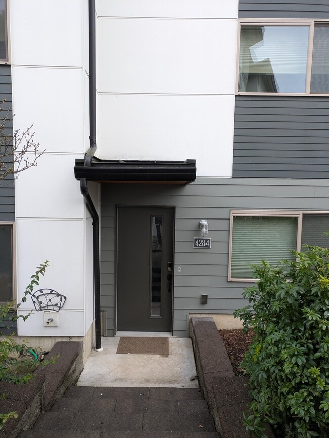 4284 S Greenbelt Station Dr