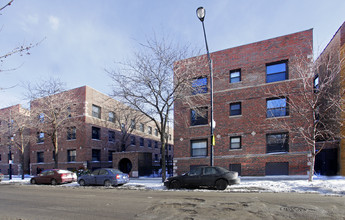 Scotland Yard in Chicago, IL - Foto de edificio - Building Photo