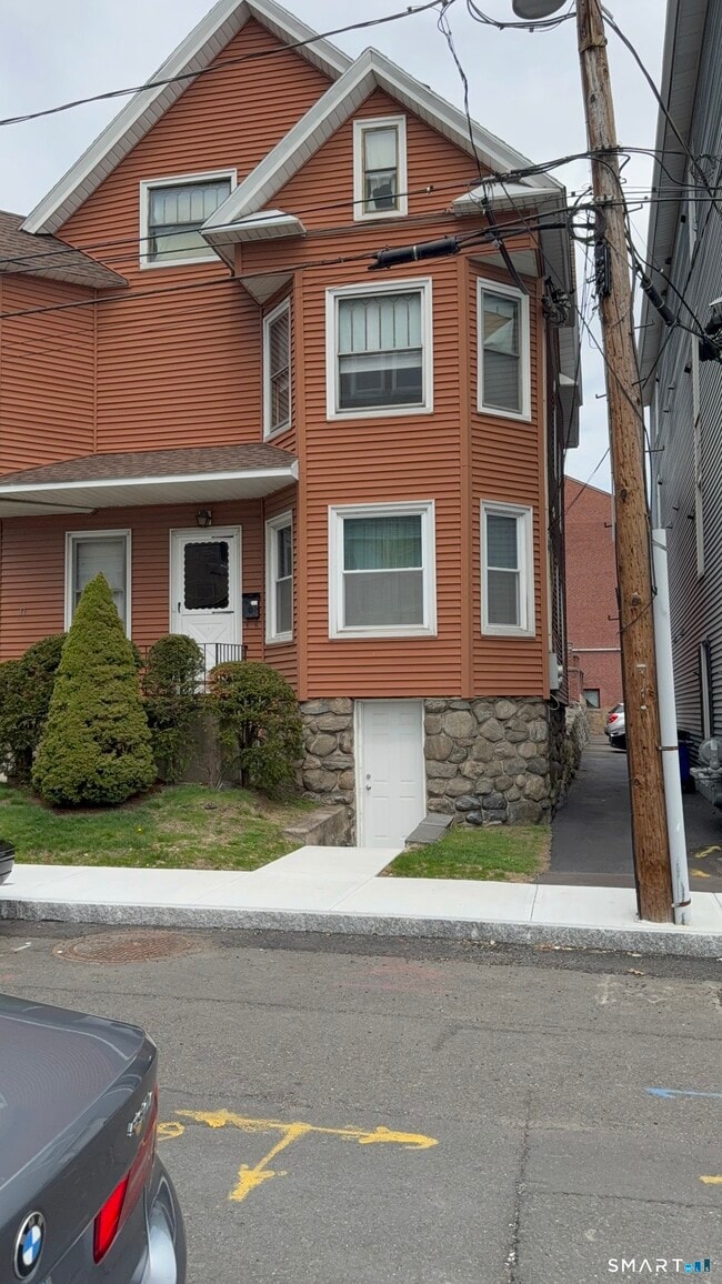 17 Park Pl in Naugatuck, CT - Building Photo - Building Photo