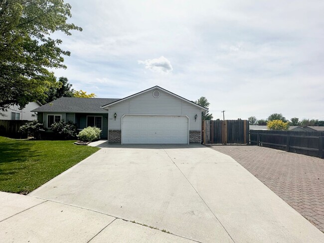 9167 W Mediterranean Dr in Boise, ID - Building Photo - Building Photo