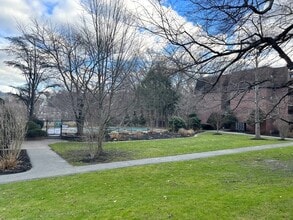 140 Kenrick St, Unit 21 in Boston, MA - Building Photo - Building Photo