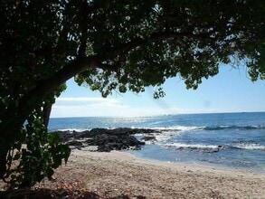 75-5776-5776 Kuakini Hwy in Kailua Kona, HI - Building Photo - Building Photo