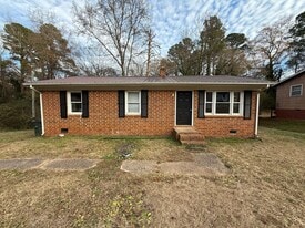 406 N Rutherford St in Wadesboro, NC - Building Photo