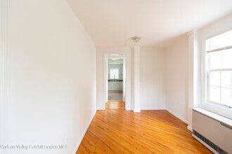 23 Livingston St in Rhinebeck, NY - Building Photo - Building Photo