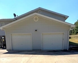 8160 Dogwood Ct in Ste Genevieve, MO - Building Photo - Building Photo