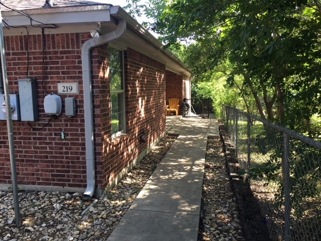 219 W Avenue D, Unit A in Belton, TX - Building Photo