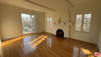 1553 S Durango Ave in Los Angeles, CA - Building Photo