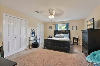 604 Avondale Ave in Bryan, TX - Foto de edificio - Building Photo