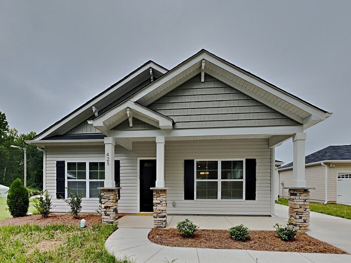 425 Ridge Ave in Mooresville, NC - Foto de edificio