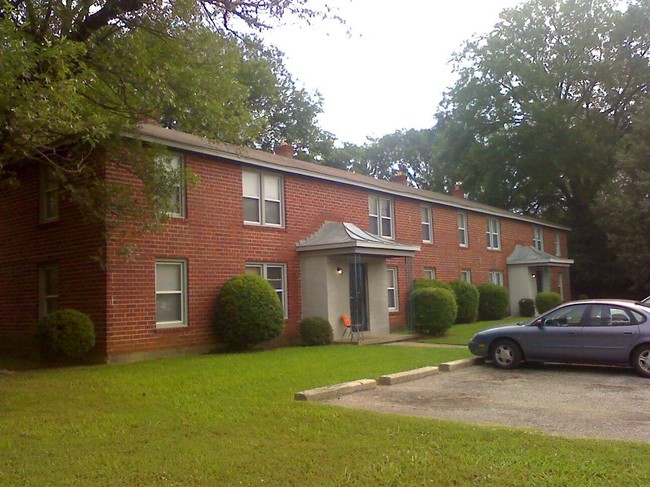 Lapaloma Apartments in Memphis, TN - Building Photo - Building Photo