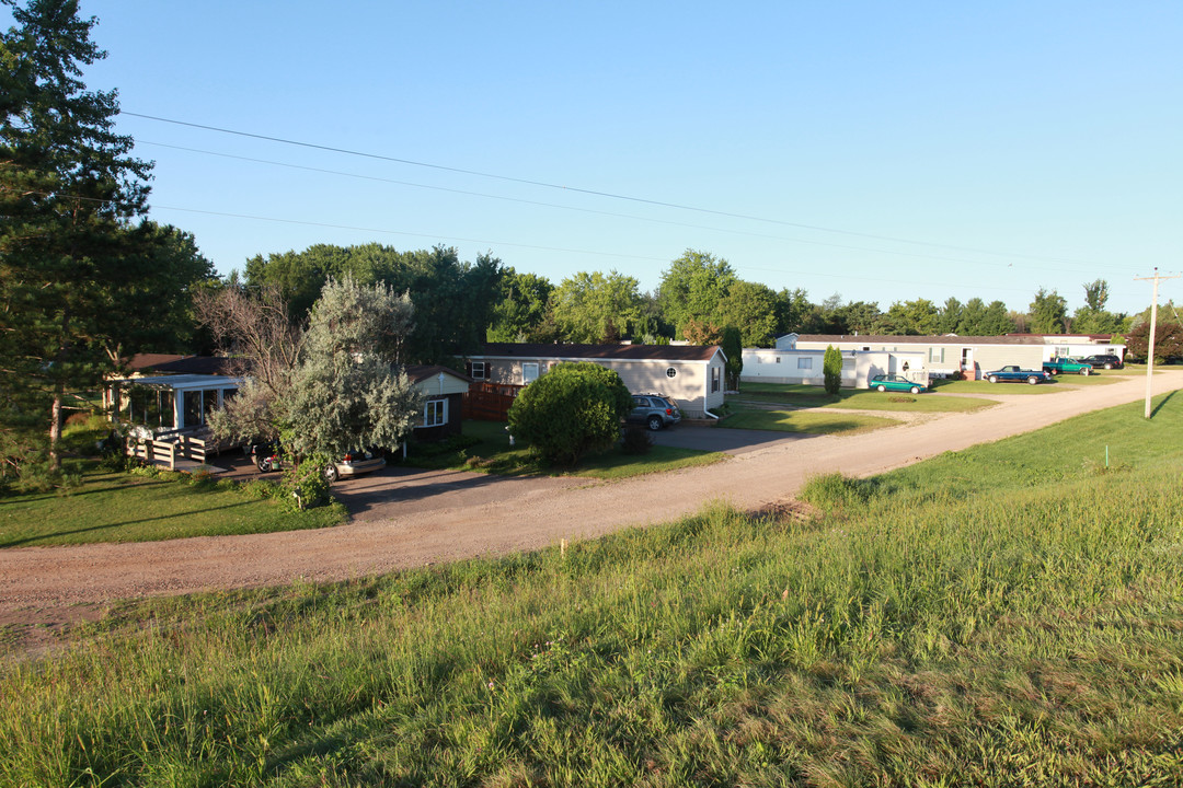 Woodbridge Mobile Homes in New Richmond, WI - Building Photo