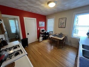 22 Ellington Rd, Unit #2 in Somerville, MA - Building Photo - Building Photo