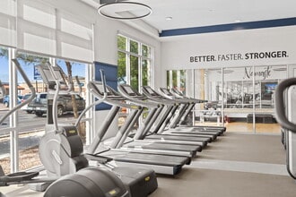 Axis Camelback in Phoenix, AZ - Building Photo - Building Photo