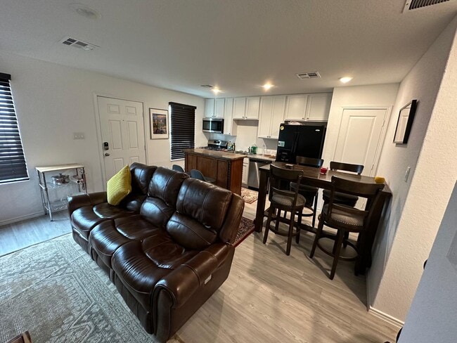 8132 Nube Medina in San Antonio, TX - Building Photo - Building Photo