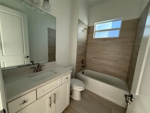 5543 Lightning Whelk Ln in Bradenton, FL - Foto de edificio - Building Photo