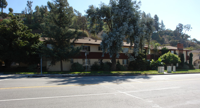 1110 Verdugo Rd in Glendale, CA - Foto de edificio - Building Photo