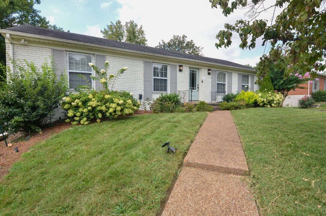 605 Elaine Dr in Nashville, TN - Building Photo