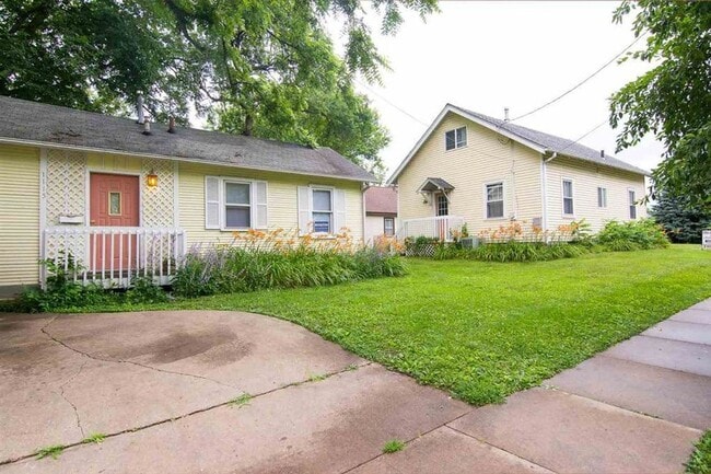 property at 1115 S 1st Ave