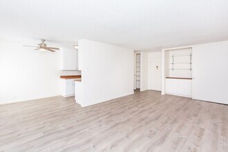 1855 Diamond St in San Diego, CA - Building Photo - Building Photo