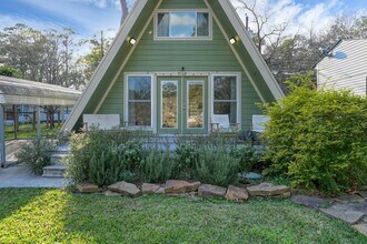 1500 W Pine Lake Cir in Montgomery, TX - Building Photo - Building Photo