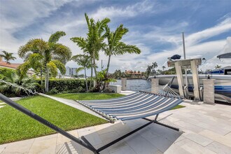 2005 N Riverside Dr in Pompano Beach, FL - Building Photo - Building Photo