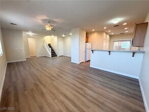 4074 Sparrow Rock St in Las Vegas, NV - Building Photo - Building Photo