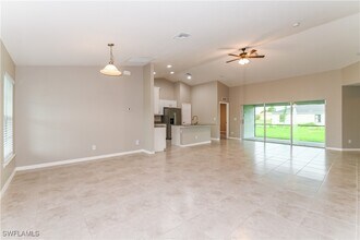 914 NE 13th Pl in Cape Coral, FL - Building Photo - Building Photo