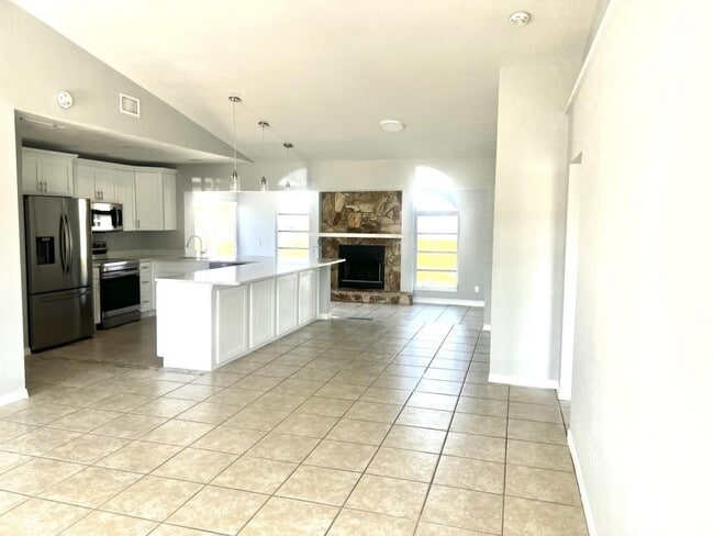 709 SW 23rd Terrace in Cape Coral, FL - Building Photo - Building Photo