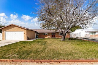 2030 Western Ave in Norco, CA - Building Photo - Building Photo