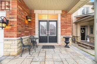 2347 Quetico Cres in Oakville, ON - Building Photo - Building Photo