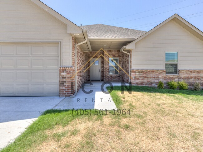 4501 Desert Spring Ct in Yukon, OK - Building Photo - Building Photo
