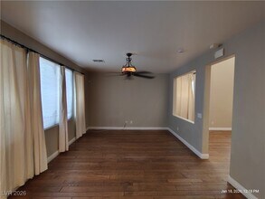 5436 Whisper Bluff St in North Las Vegas, NV - Building Photo - Building Photo