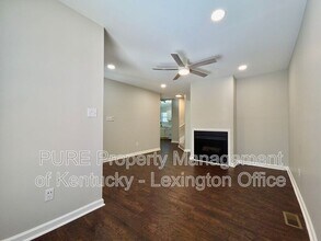 1430 Vintage Cir in Lexington, KY - Building Photo - Building Photo